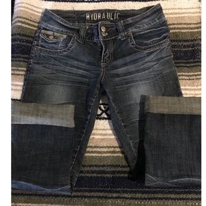 PRE-WORN WOMEN’S HYDRAULIC CAPRI JEANS SIZE 7/8